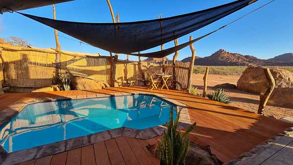 Namibia Rundreise Corona, Twyfelfontein Adventure Camp, Pool