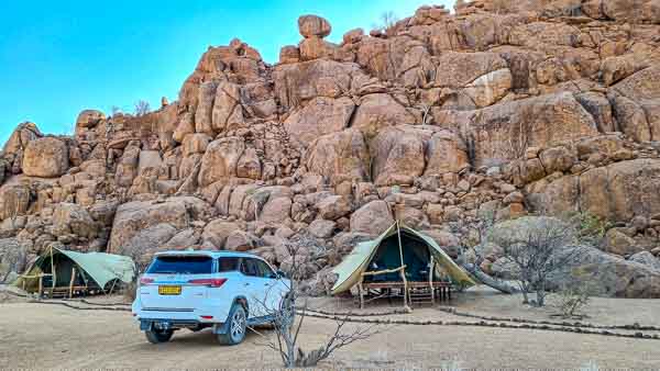 Namibia Rundreise Corona, Twyfelfontein Adventure Camp, Zelt, Mietwagen